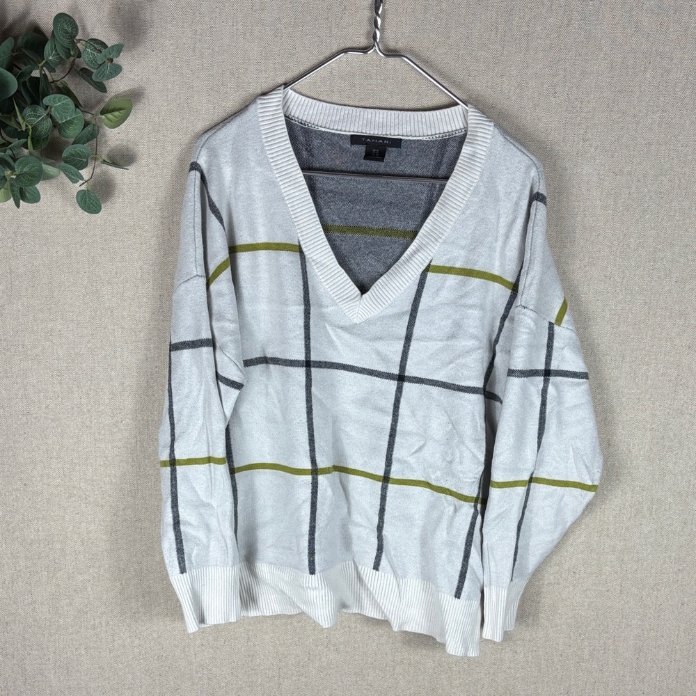 Tahari White Plaid V Neck Sweater 1X